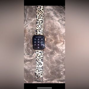 Apple watch series 4, 40mm.